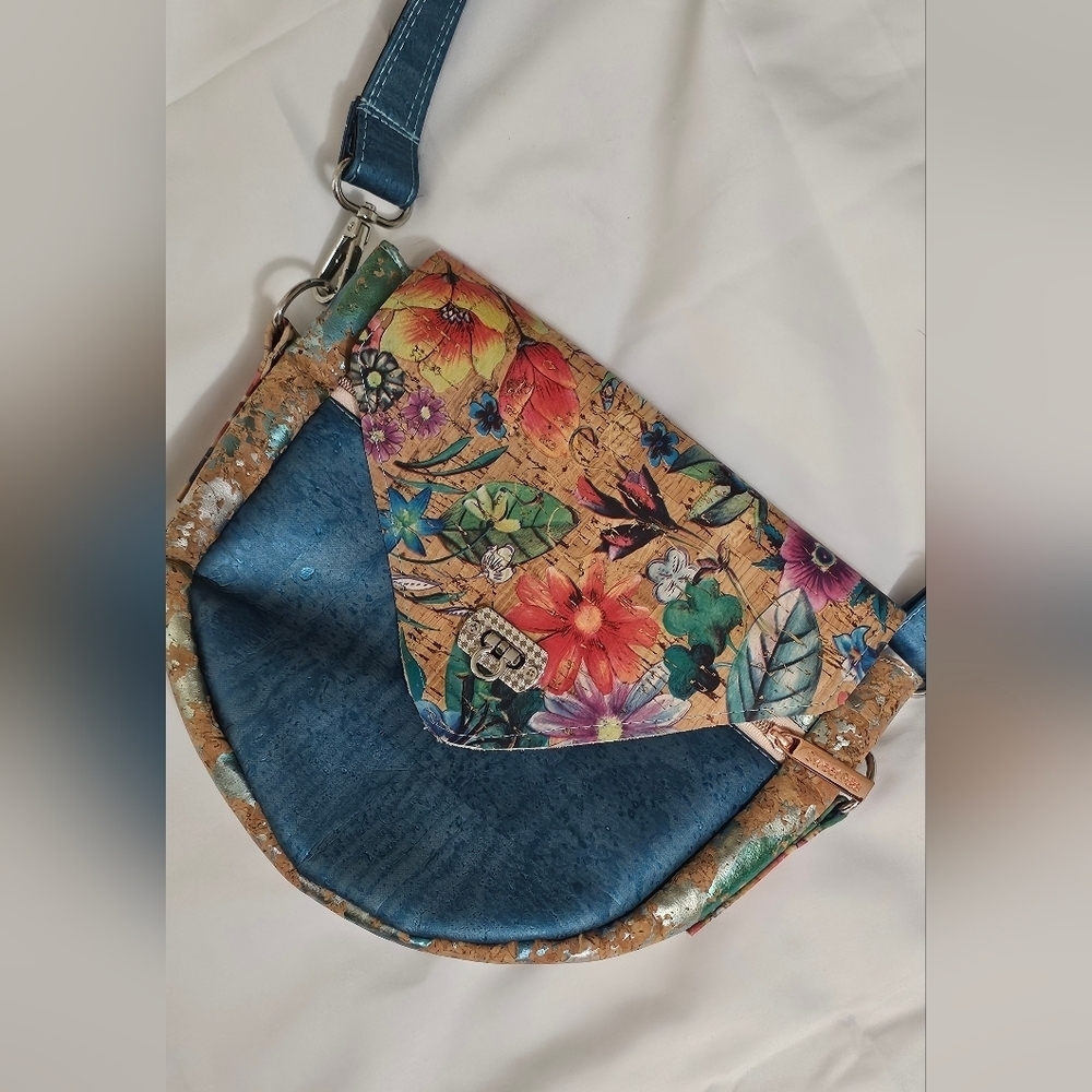 Handmade Cork & Floral Crossbody Bag | Adjustable Strap | Eco-Friendly - Picture 3 of 4